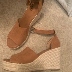Target Wedges- Worn once